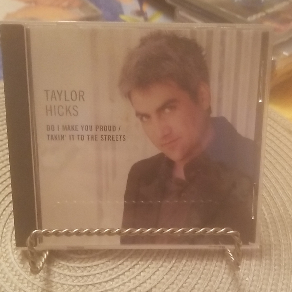 10/$10  Taylor Hicks CD - Do I Make You Proud